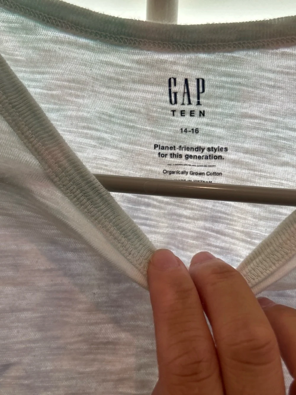 GAP sleeveless crop